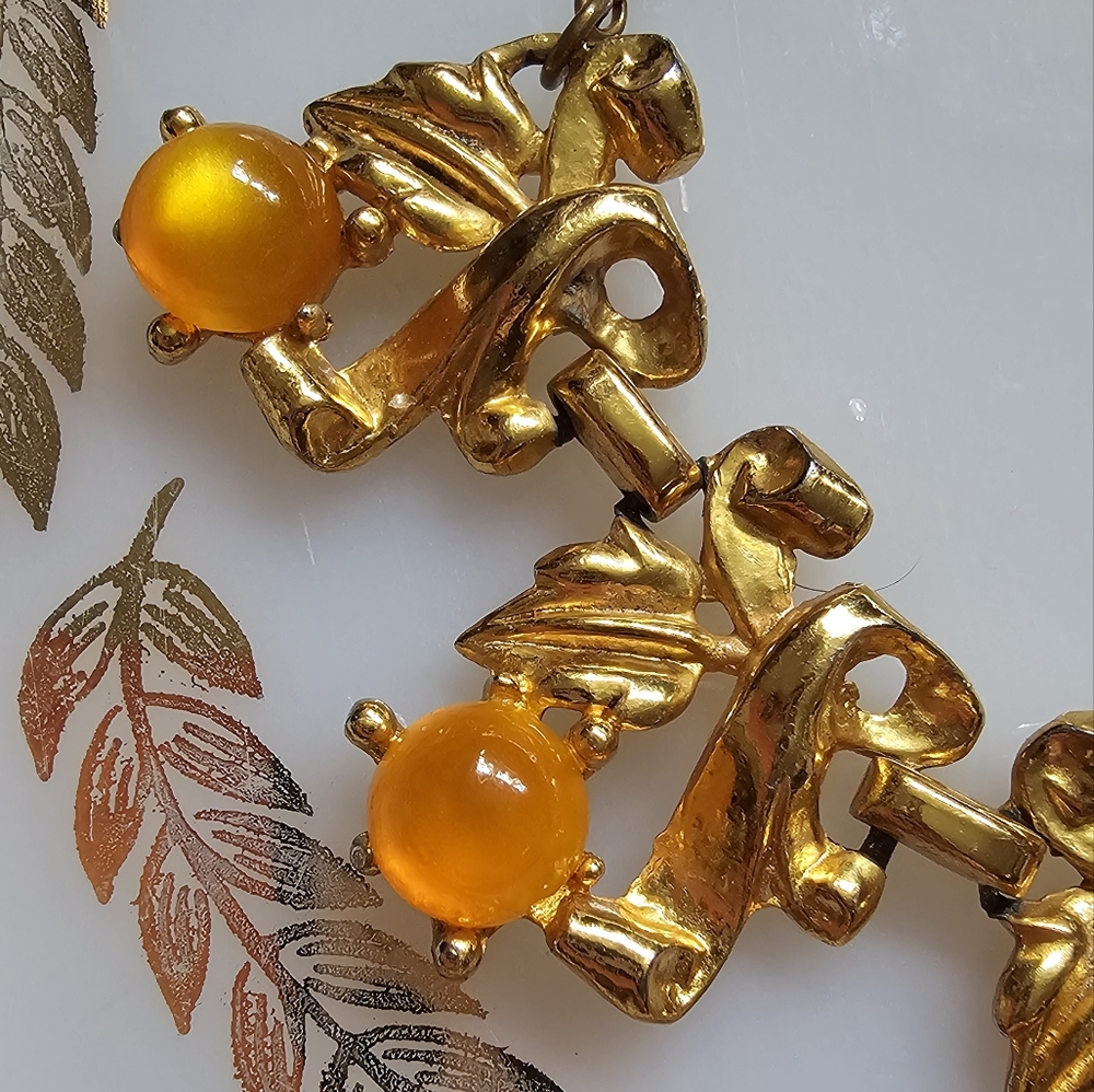 1950's Moonglow Thermoset Lucite Necklace. Vintage Necklace. Moonglow. - Picture 11 of 11